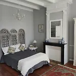 Villa Beautiful historical Villa close to Saint Emilion
