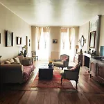 Beautiful historical Villa close to Saint Emilion Villa *