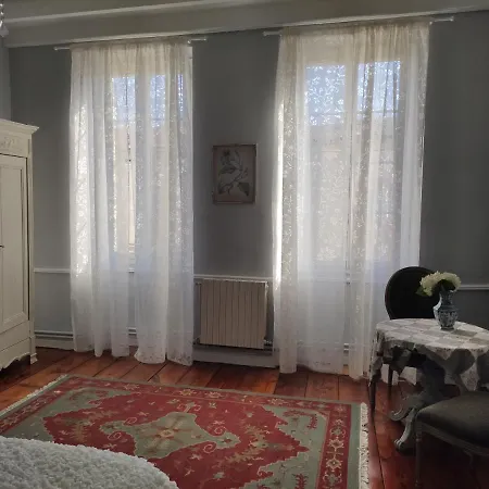 Villa Beautiful historical Villa close to Saint Emilion Port-Sainte-Foy-et-Ponchapt