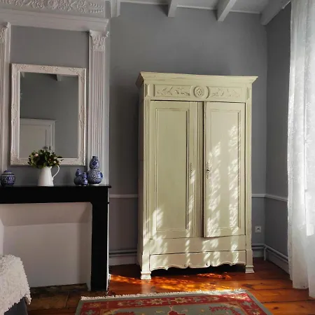 Villa Beautiful historical Villa close to Saint Emilion Port-Sainte-Foy-et-Ponchapt